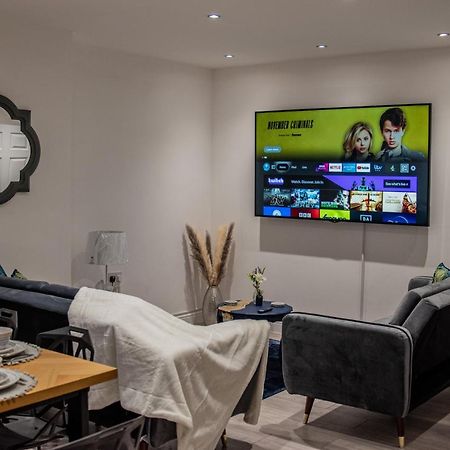 Bv Comfy Spacious 3 Bedroom House At Tatton Street Manchester Exteriör bild