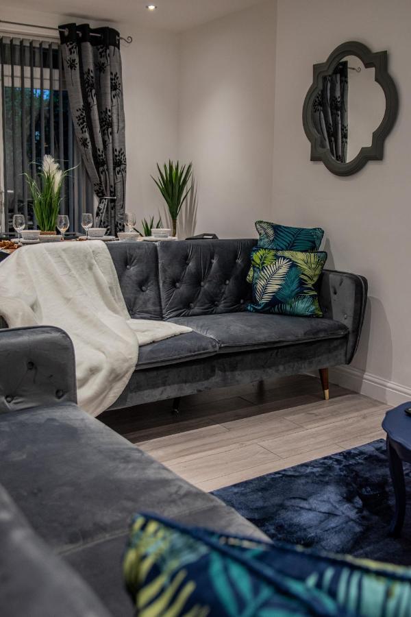 Bv Comfy Spacious 3 Bedroom House At Tatton Street Manchester Exteriör bild