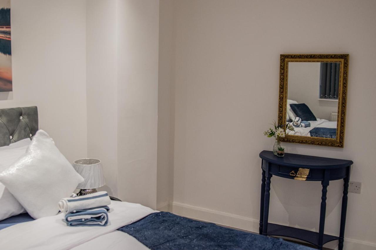Bv Comfy Spacious 3 Bedroom House At Tatton Street Manchester Exteriör bild