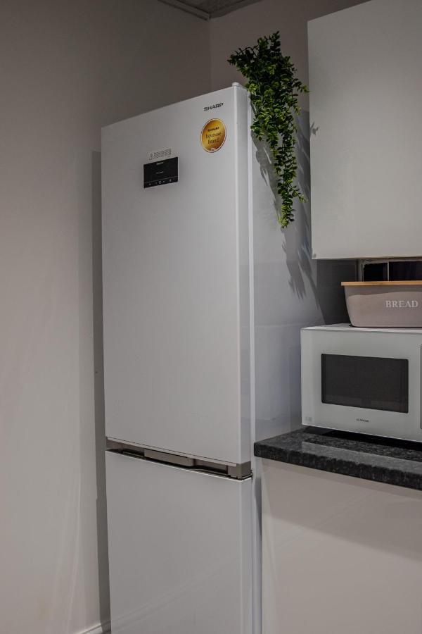 Bv Comfy Spacious 3 Bedroom House At Tatton Street Manchester Exteriör bild