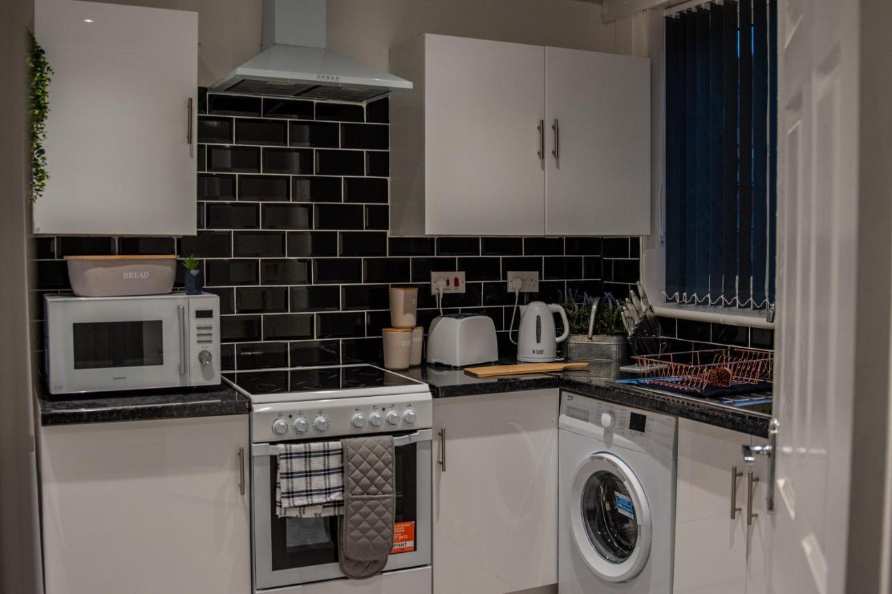 Bv Comfy Spacious 3 Bedroom House At Tatton Street Manchester Exteriör bild